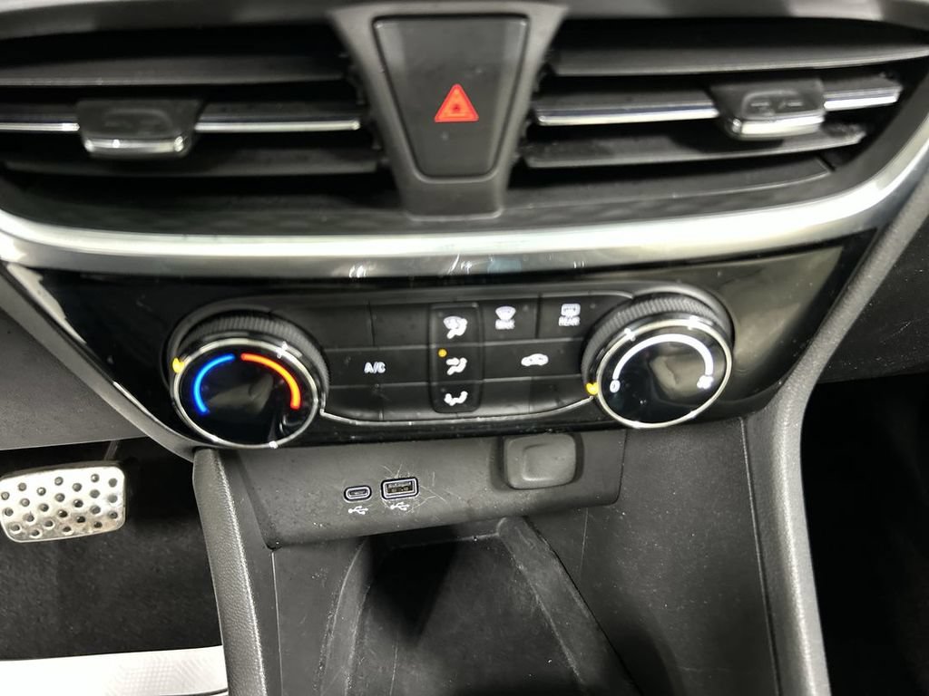 Certified 2024 Buick Encore GX Sport Touring AWD/4WD image 16