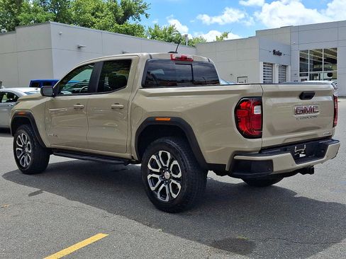 Used 2024 GMC Canyon AT4 w/ AT4 Premium Package AWD/4WD image 4