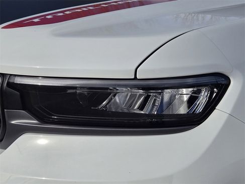 Used 2022 Jeep Grand Cherokee Trailhawk image 5