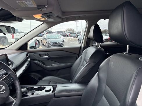 Used 2022 Nissan Rogue SV w/ SV Premium Package image 27