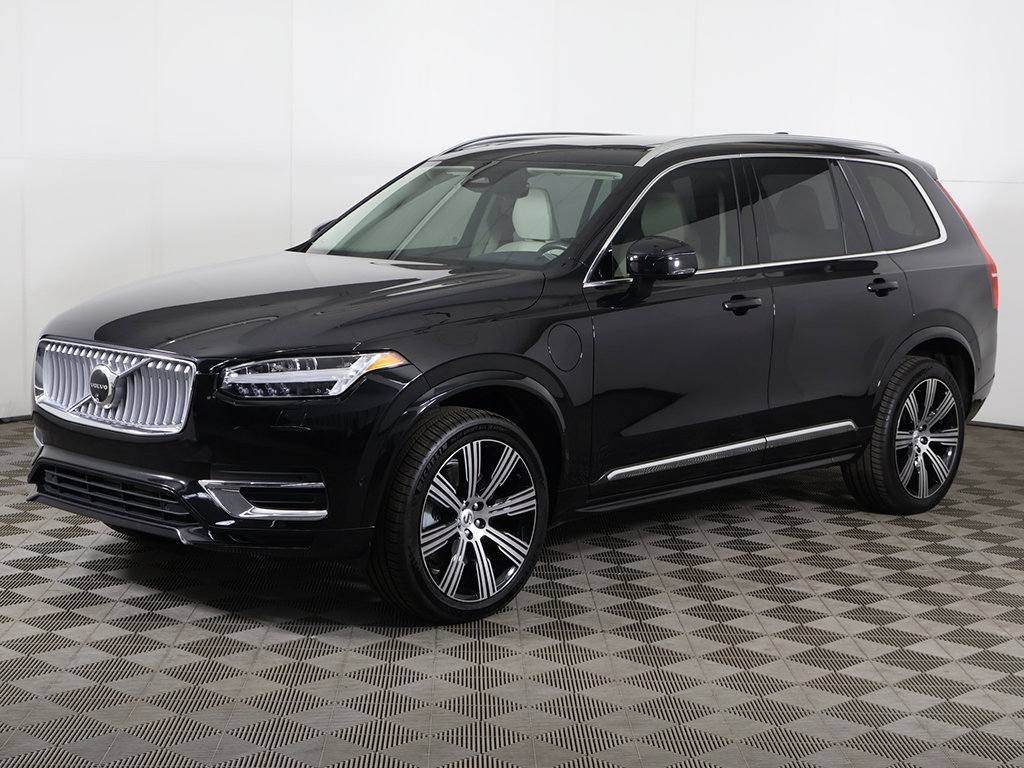 Used 2025 Volvo XC90 T8 Plus w/ Protection Package Premier AWD/4WD image 11