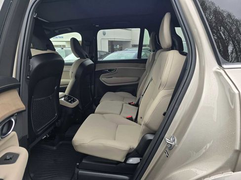 New 2026 Volvo XC90 B5 Plus w/ Protection Package Premier AWD/4WD image 16