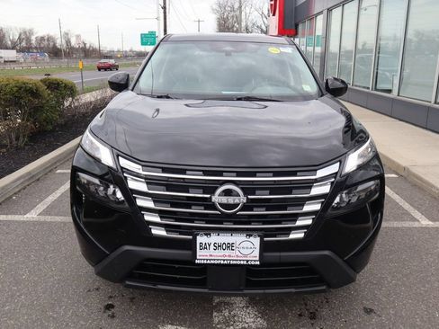 Certified 2025 Nissan Rogue SV AWD/4WD image 5