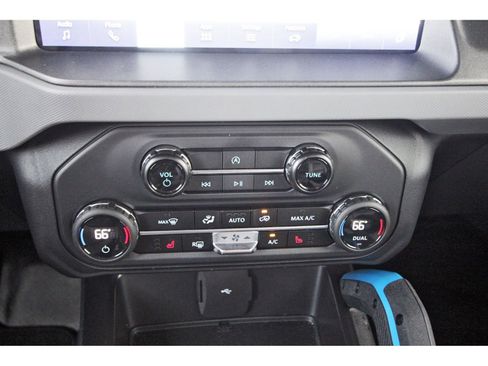 Used 2024 Ford Bronco Black Diamond image 27