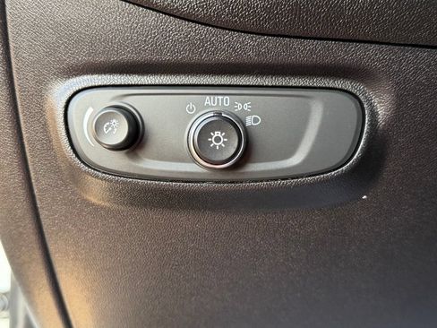 Used 2019 Chevrolet Equinox LT FWD image 21