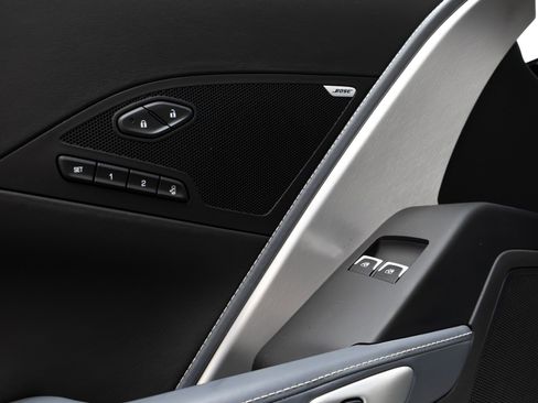 Used 2015 Chevrolet Corvette Z06 w/ 3LZ Preferred Equipment Group image 46