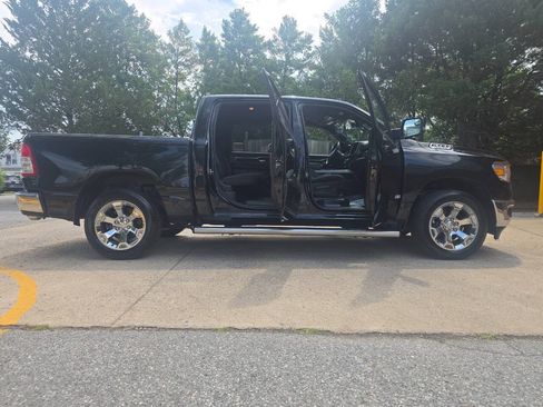 Used 2022 RAM 1500 Big Horn AWD/4WD image 4