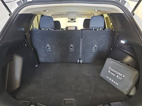 Used 2020 Ford Escape SE image 12