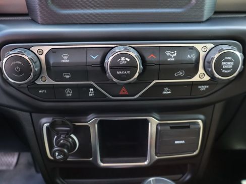Used 2022 Jeep Gladiator Sport AWD/4WD image 24