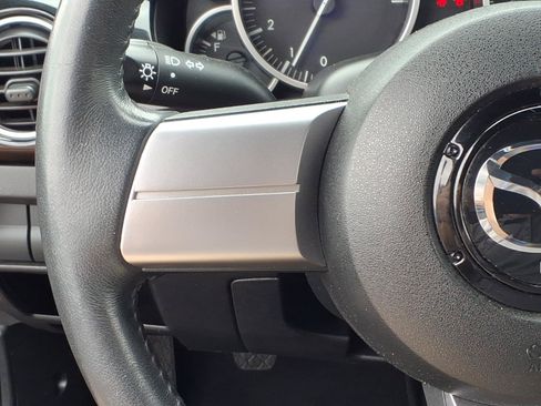 Used 2006 MAZDA MX-5 Miata RWD image 15
