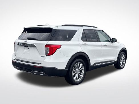 Certified 2023 Ford Explorer XLT w/ Equipment Group 202A RWD image 4