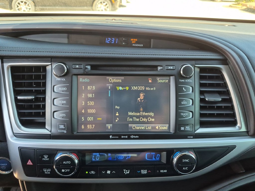 Used 2017 Toyota Highlander Limited AWD/4WD image 23