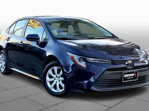 Used 2026 Toyota Corolla LE image 2
