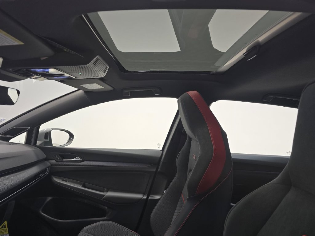 New 2026 Volkswagen GTI SE FWD image 19