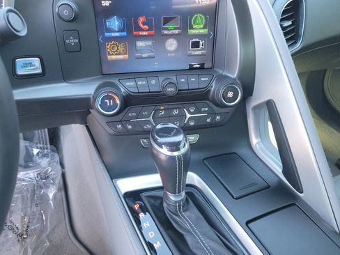 Used 2019 Chevrolet Corvette Stingray Coupe RWD image 9