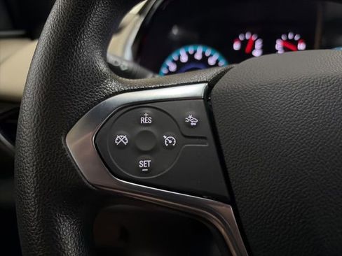 Used 2023 Chevrolet Traverse LS AWD/4WD image 76