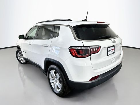 Used 2022 Jeep Compass Latitude w/ Sun and Sound Group FWD image 5
