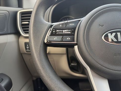 Used 2022 Kia Sportage LX image 17