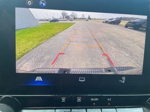 Used 2024 Chevrolet Colorado W/T w/ Safety Package image 24