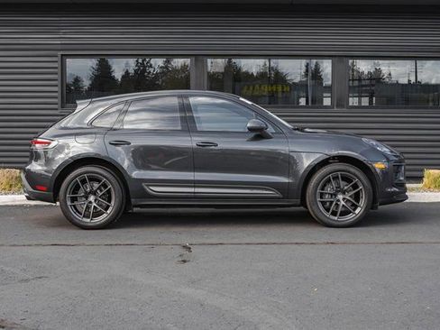 Used 2023 Porsche Macan Turbo image 31