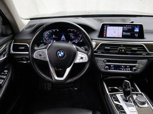 Used 2020 BMW 750i xDrive AWD/4WD image 15