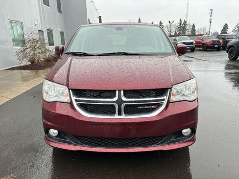 Used 2019 Dodge Grand Caravan SXT image 7