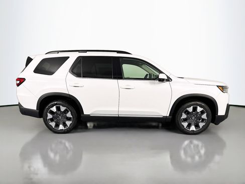New 2026 Honda Pilot Touring image 4