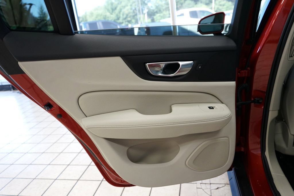 Used 2022 Volvo V60 T5 Cross Country AWD/4WD image 46