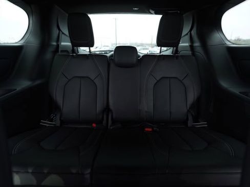 New 2026 Chrysler Pacifica Select image 27