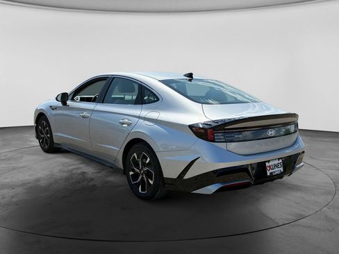 Used 2025 Hyundai Sonata SEL FWD image 7