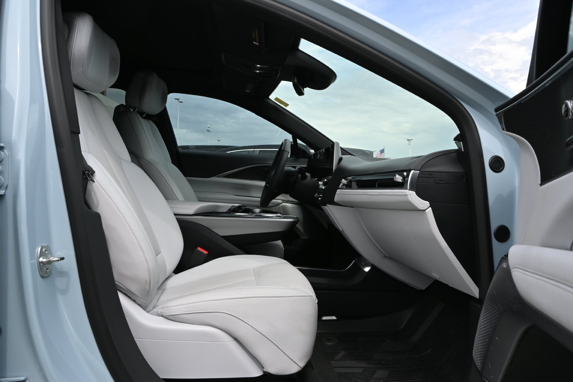 Certified 2024 Cadillac Lyriq Sport RWD image 24
