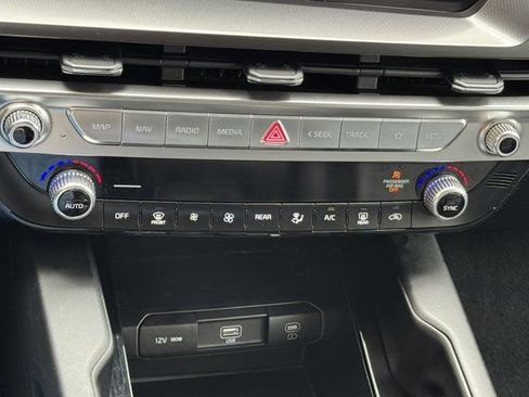 Used 2024 Kia Telluride LX FWD image 23