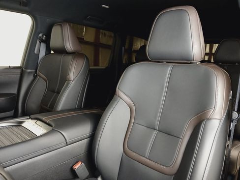 New 2025 Nissan Armada SL w/ Captain's Chari Seat Package image 10