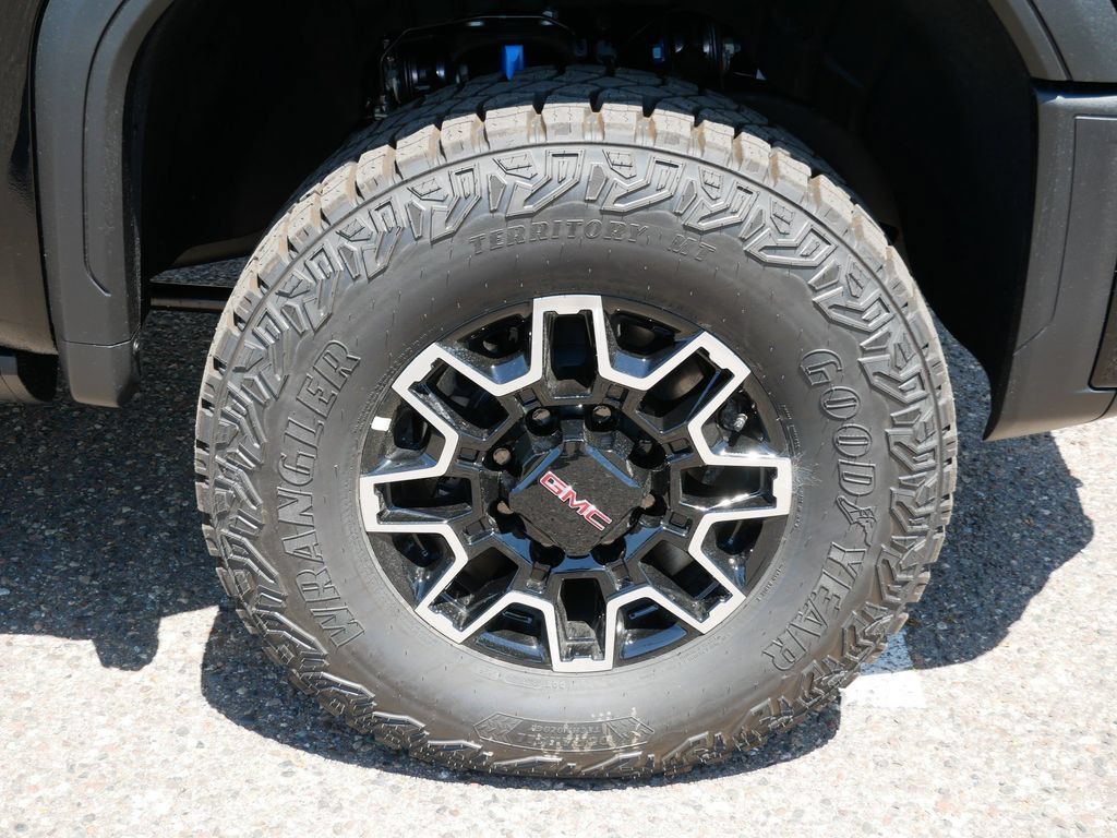 New 2026 GMC Sierra 2500 AT4X w/ LPO, Black Badging Package AWD/4WD image 3