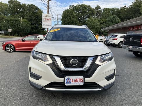 Used 2019 Nissan Rogue SV FWD image 2