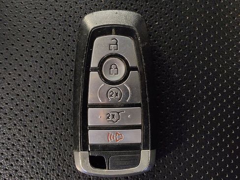Used 2020 Ford Escape SEL FWD image 32