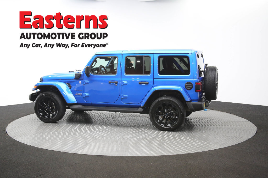 Used 2024 Jeep Wrangler Unlimited Sahara w/ Technology Group AWD/4WD image 65
