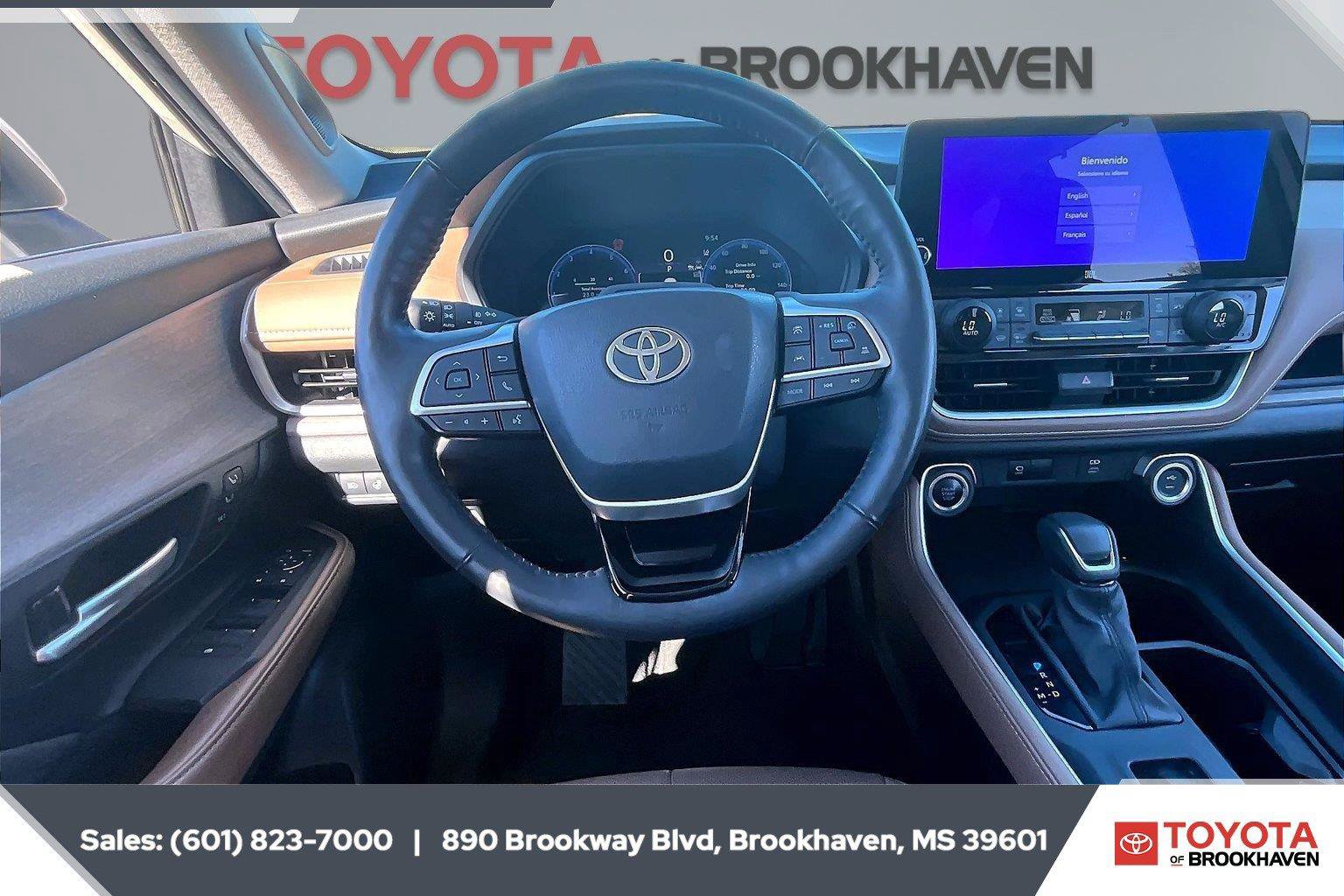 Used 2024 Toyota Grand Highlander AWD image 5