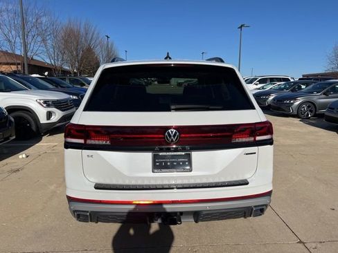 New 2026 Volkswagen Atlas Peak Edition image 5