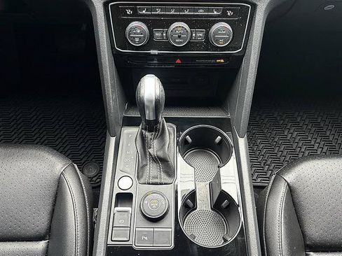 Used 2023 Volkswagen Atlas SEL AWD/4WD image 24