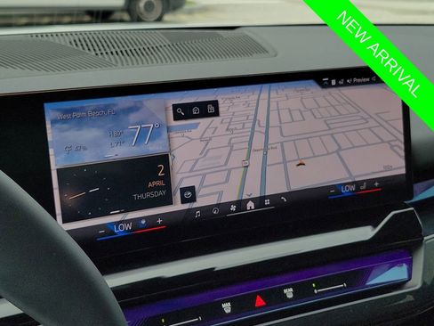 Used 2025 BMW 540i xDrive w/ Premium Package image 12