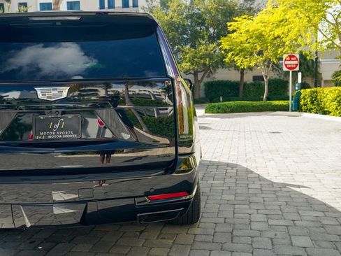 Used 2025 Cadillac Escalade Sport Platinum w/ LPO, ONYX Package image 26