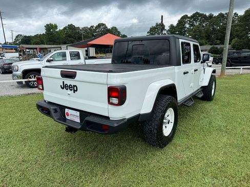Used 2021 Jeep Gladiator Sport AWD/4WD image 3