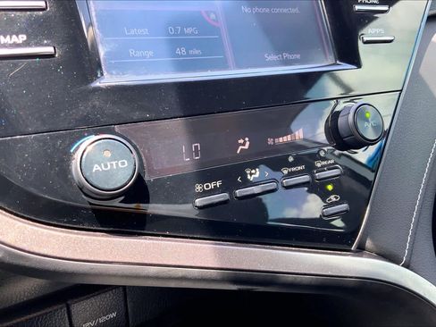 Used 2019 Toyota Camry SE FWD image 31