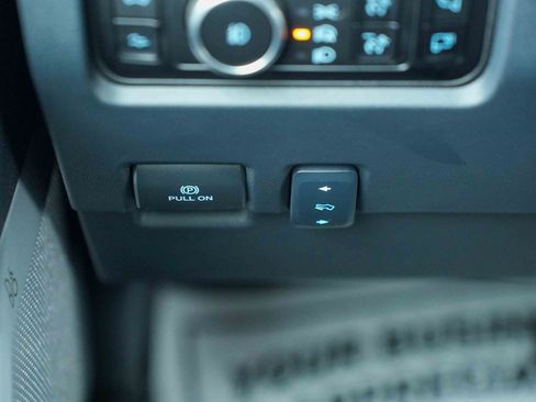 Used 2025 Ford F250 Platinum image 23