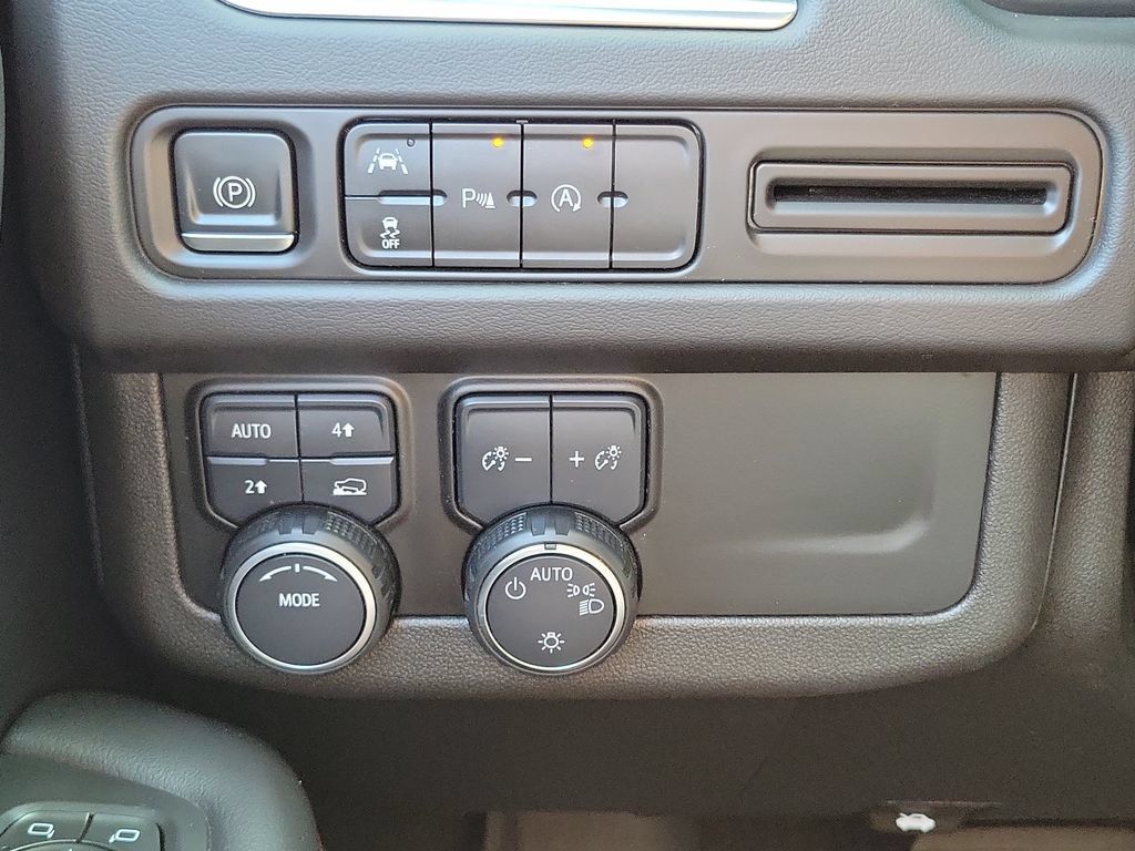 Used 2023 Chevrolet Tahoe RST AWD/4WD image 13