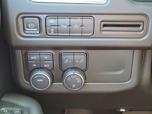 Used 2023 Chevrolet Tahoe RST AWD/4WD image 13