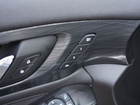 Certified 2023 Chevrolet Traverse High Country image 25