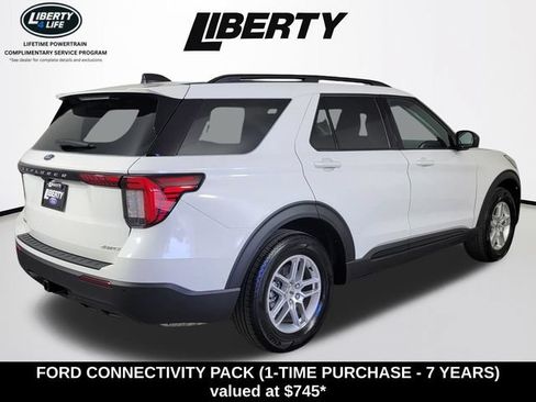 Used 2026 Ford Explorer Active AWD/4WD image 3