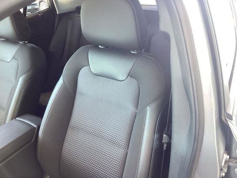 Used 2025 Chevrolet Trax LT FWD image 11